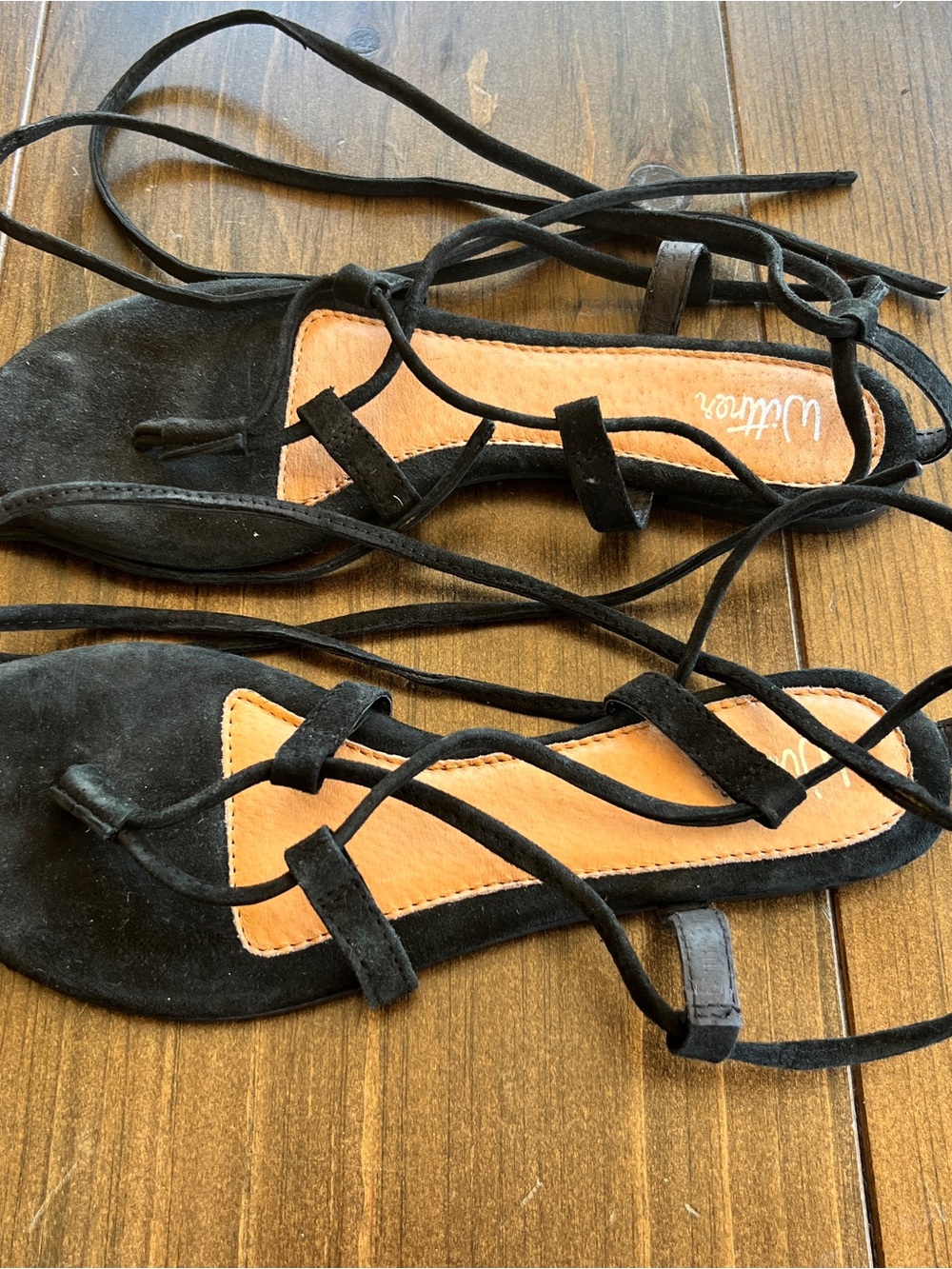 Wittner Women’s Black Suede Lace-Up Gladiator Flat Sandals-size 40/9